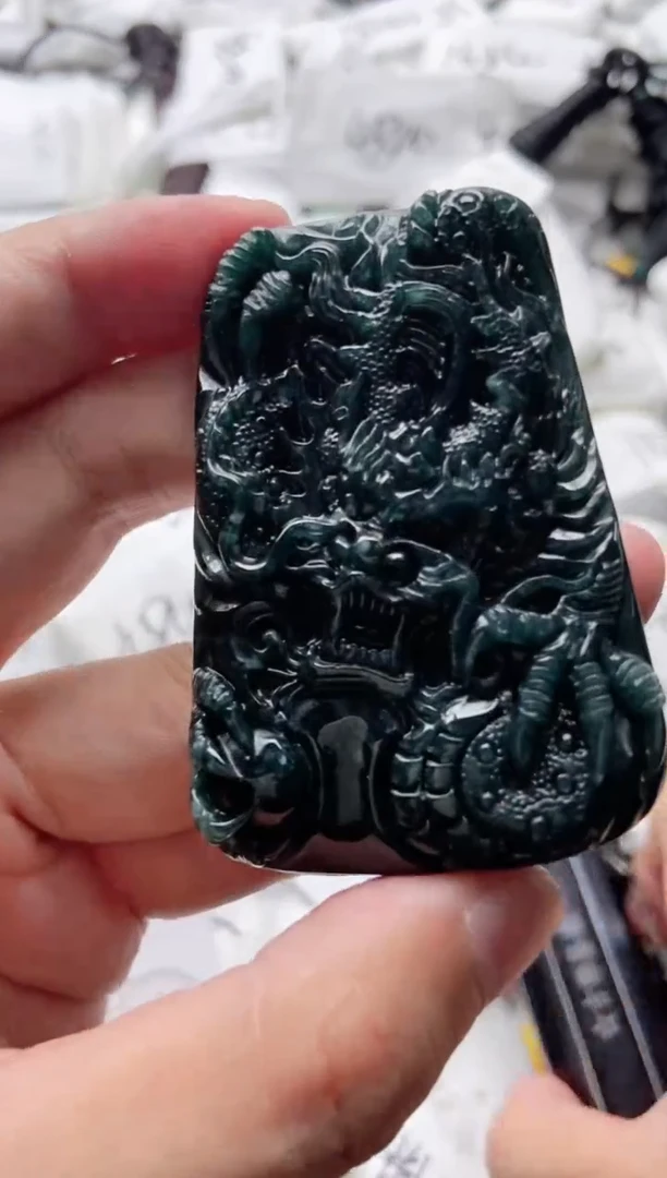翡翠未镶嵌颈饰88888888888888