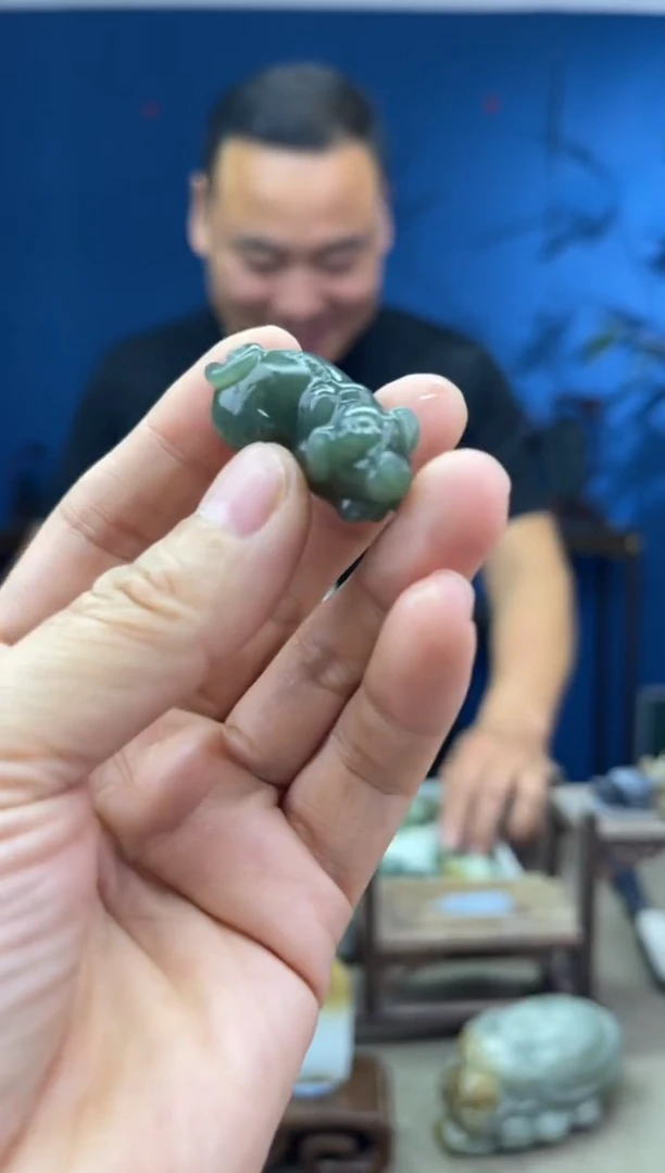 和田玉未镶嵌颈饰1