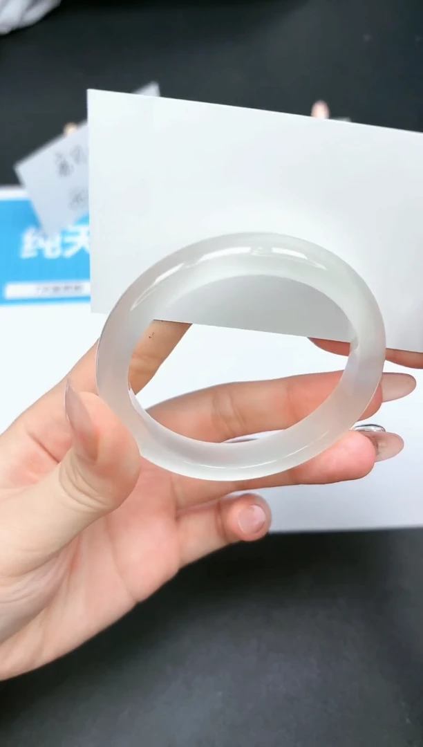 【闪购商品】石英质玉手镯未镶嵌38-56.3