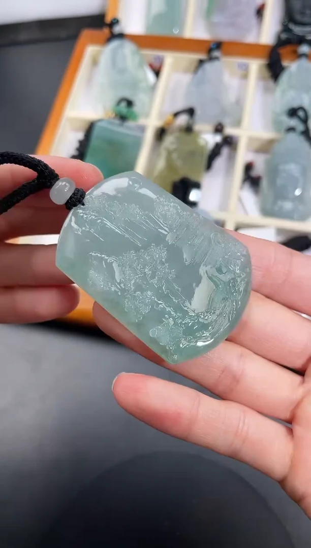 颈饰未镶嵌翡翠山水