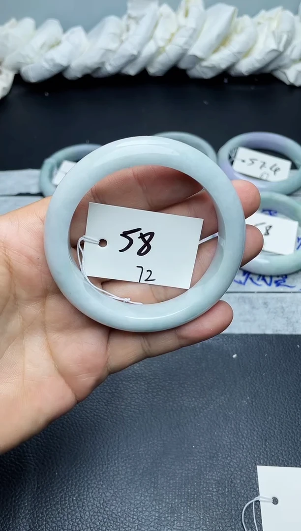 未镶嵌手镯翡翠72