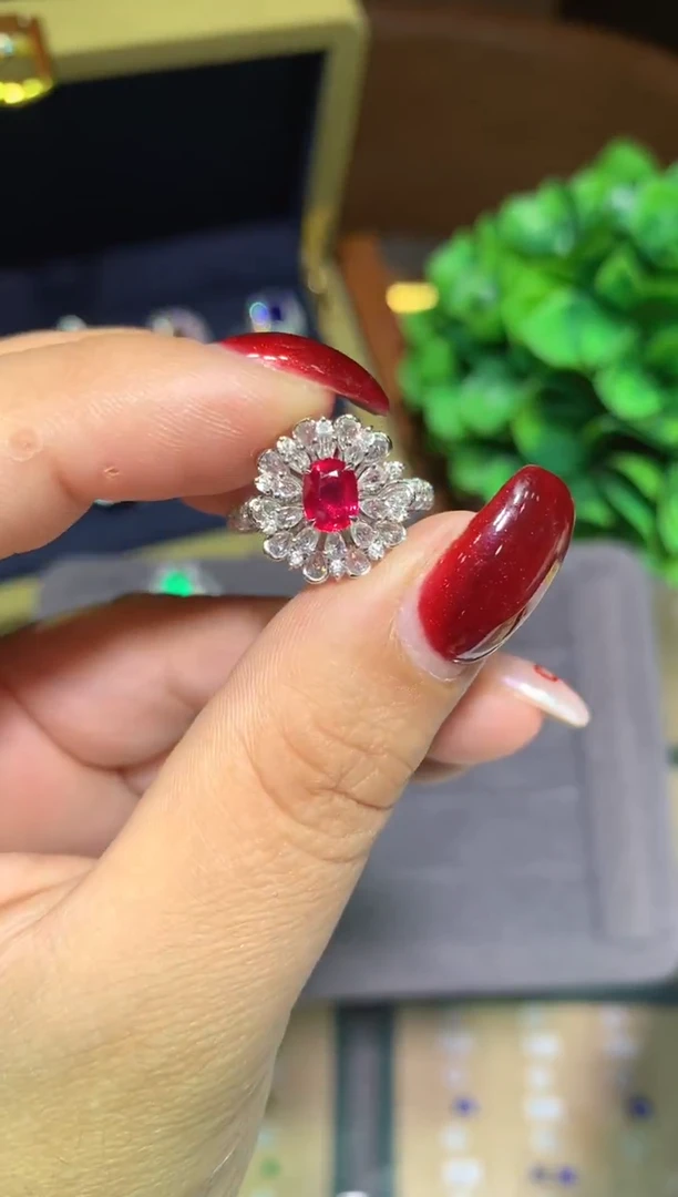 18K金镶嵌戒指红宝石1.04ct
