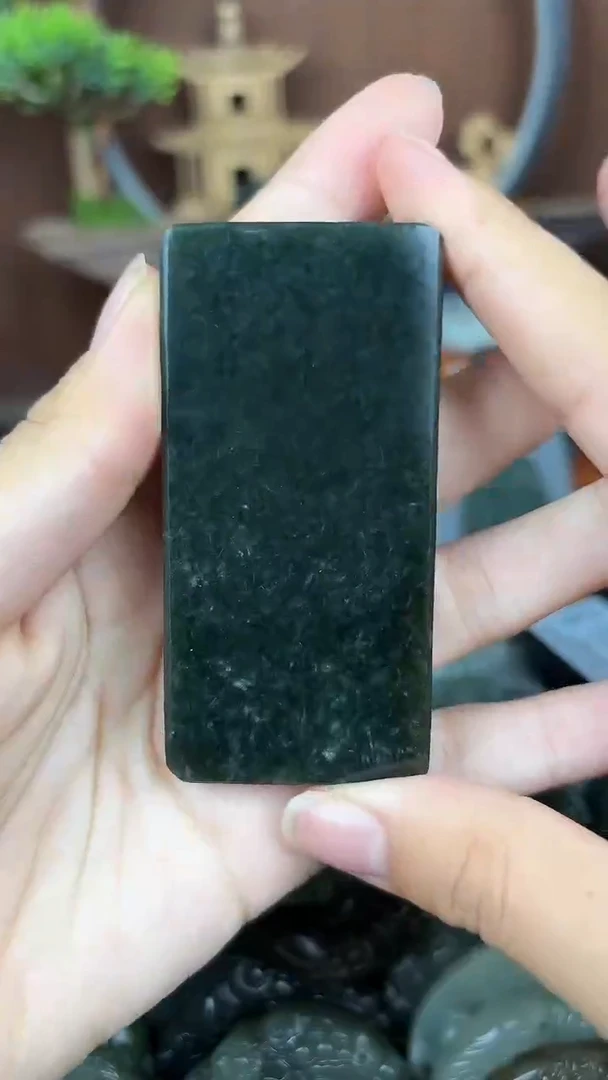 和田玉未镶嵌颈饰1