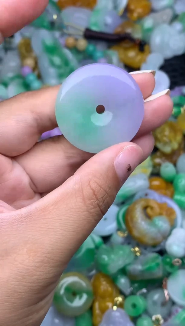 颈饰未镶嵌翡翠天然缅甸翡翠吊坠