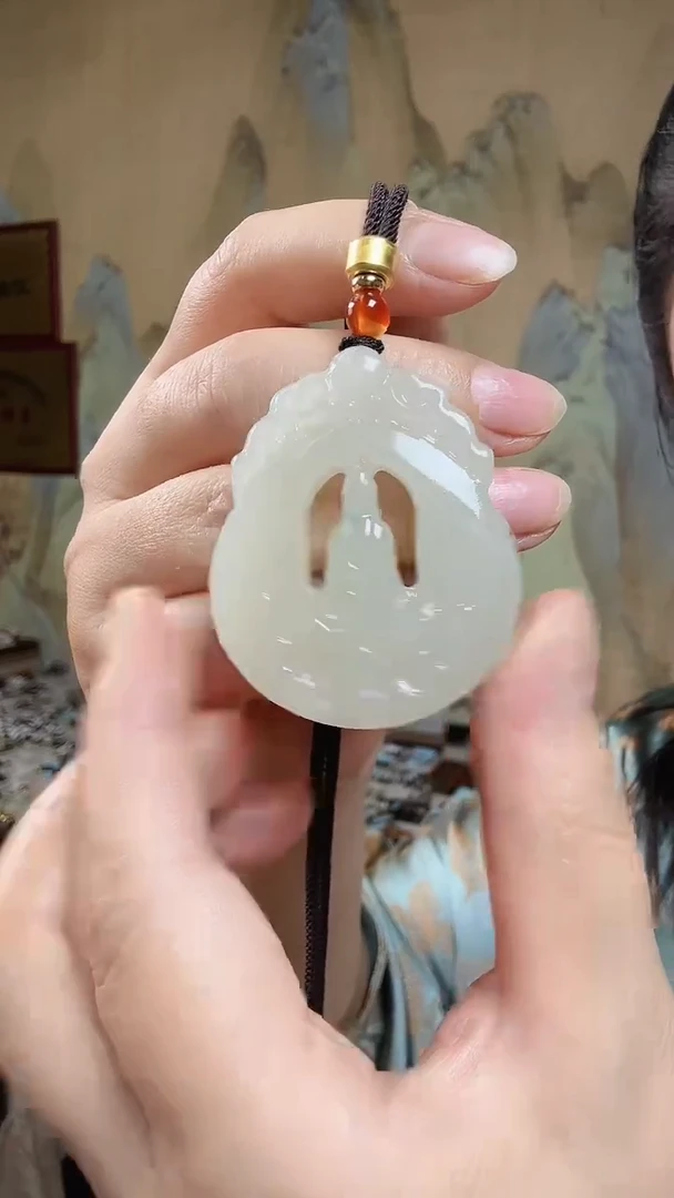 颈饰未镶嵌和田玉.