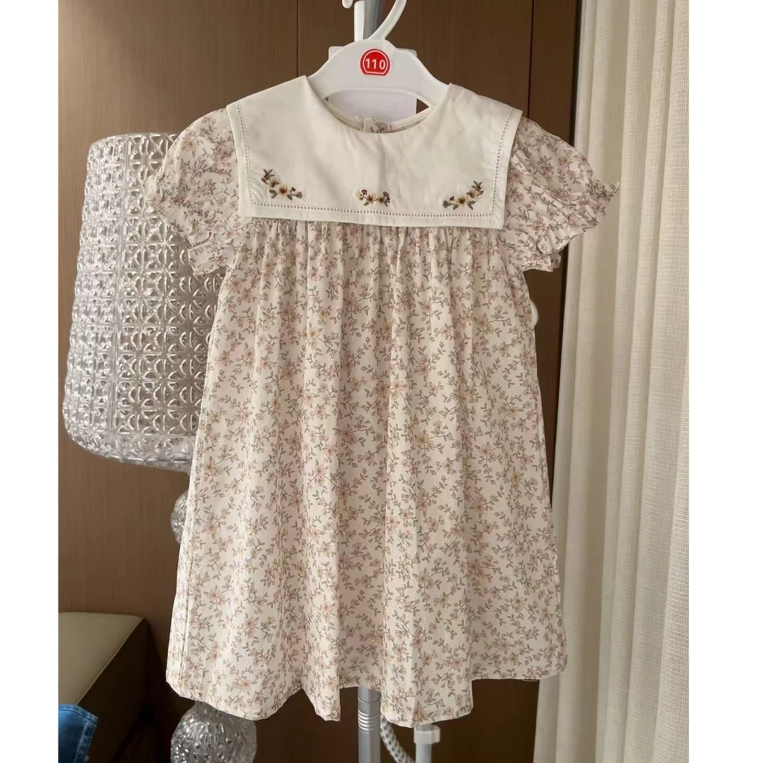 susu 白色方型刺绣小花领短袖碎花裙【新款】