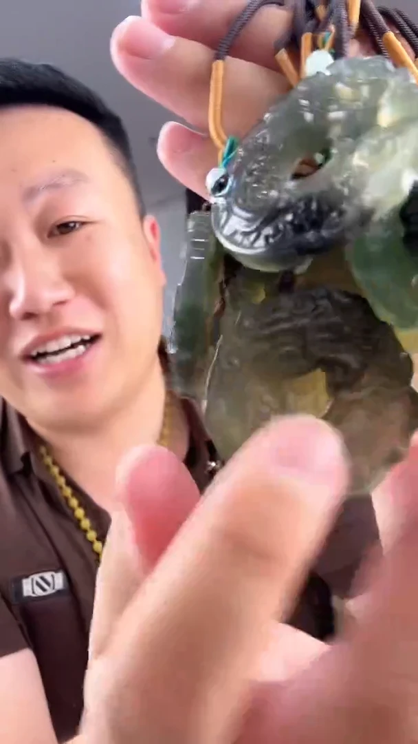 蛇纹石玉未镶嵌岫玉岫玉龙扣