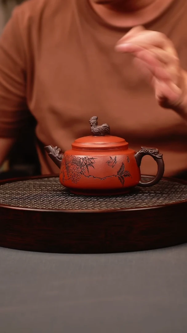 茶壶紫砂红皮龙 锦鸡钮 刻绘