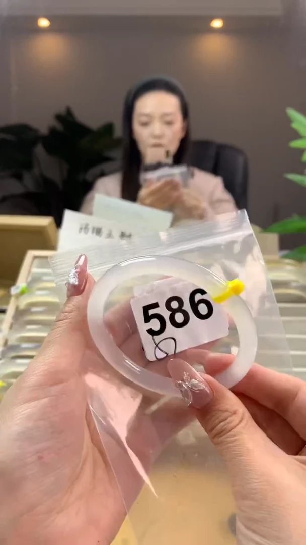 【闪购商品】玛瑙/玉髓手镯未镶嵌586