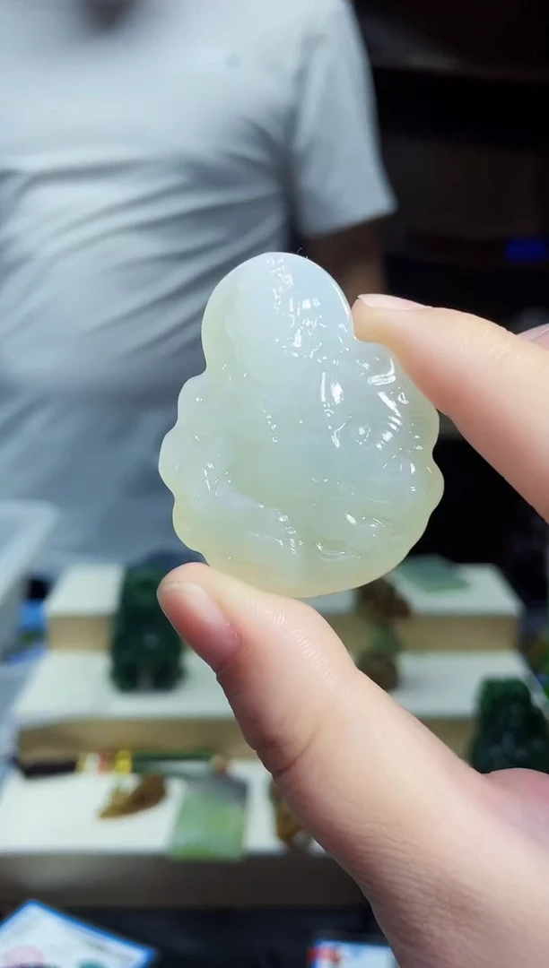 和田玉未镶嵌颈饰1