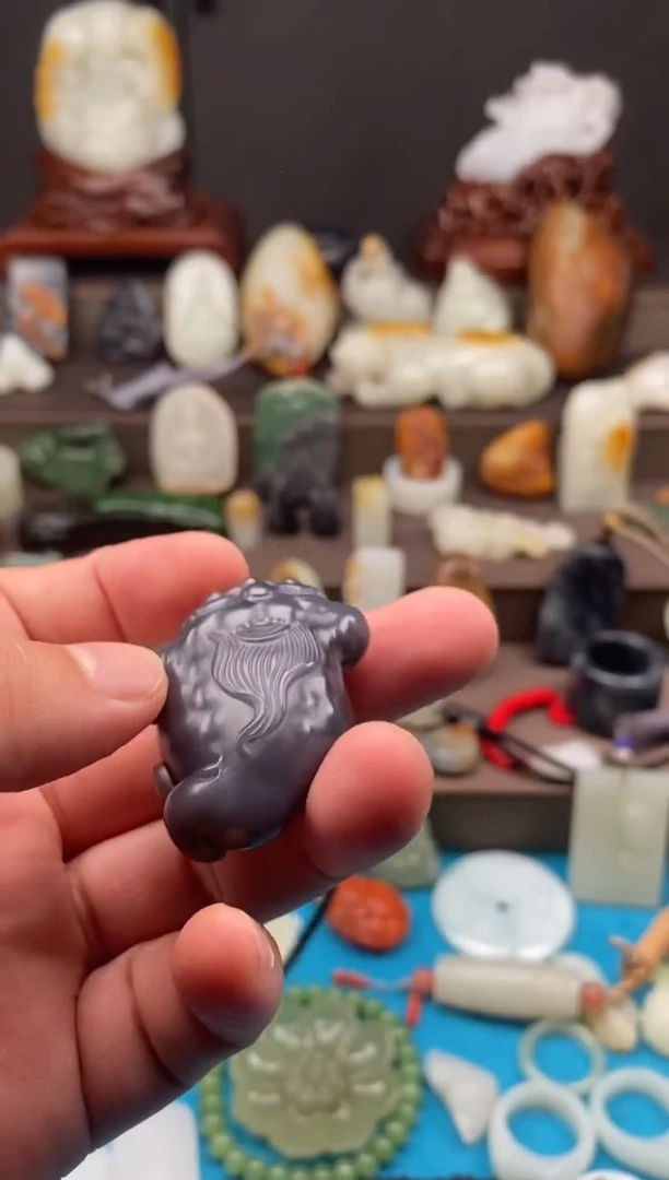 和田玉未镶嵌吊坠(赠链)和田玉