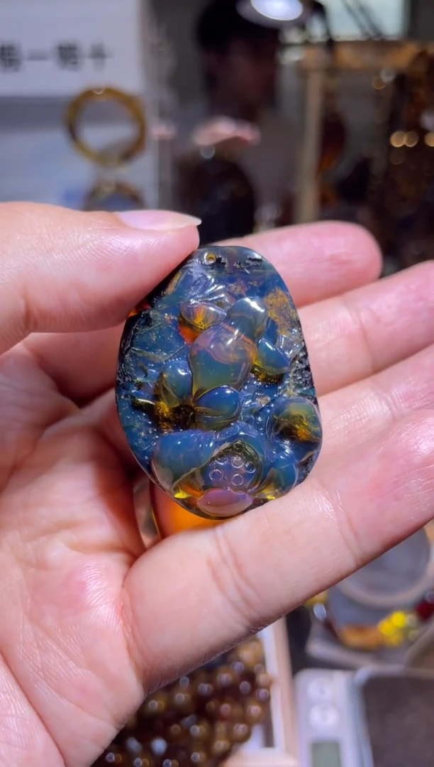 未镶嵌琥珀裸石荷塘月色 星际蓝药品