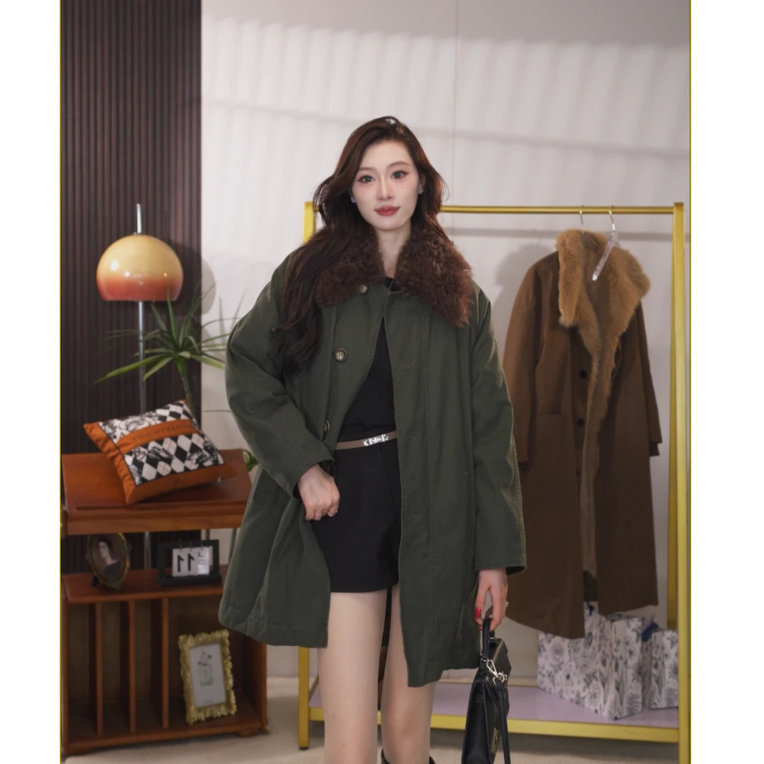 2025秋冬新款宽松型翻领冬季短款派克服棉服女士大衣加绒