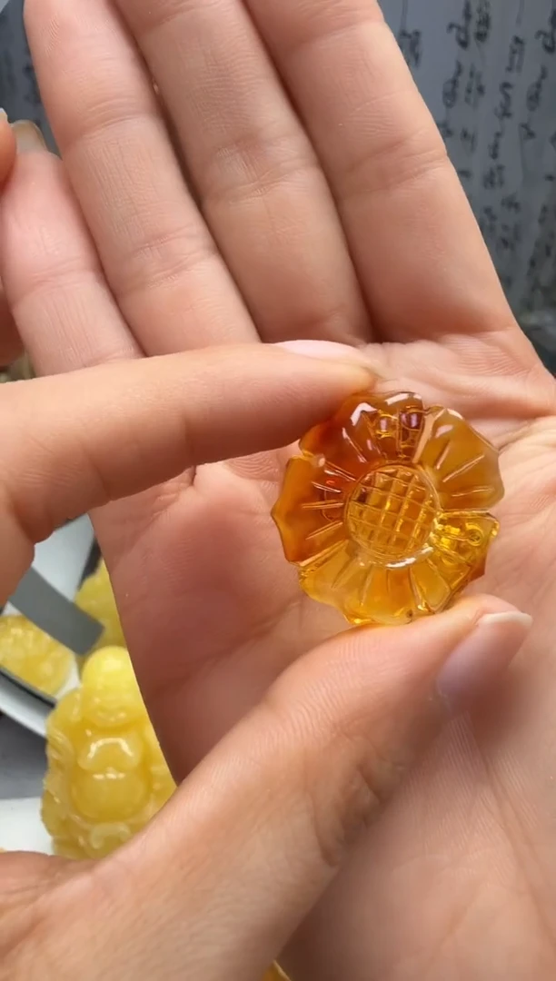 裸石琥珀未镶嵌如图