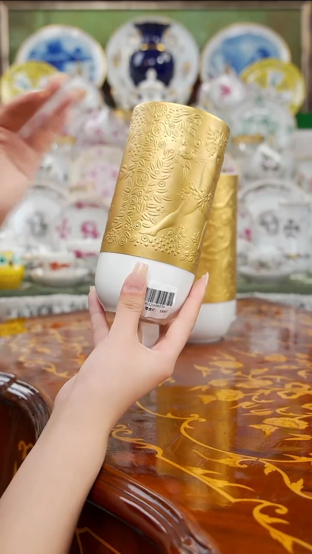 摆件娜娜中古瓷器如图所示36