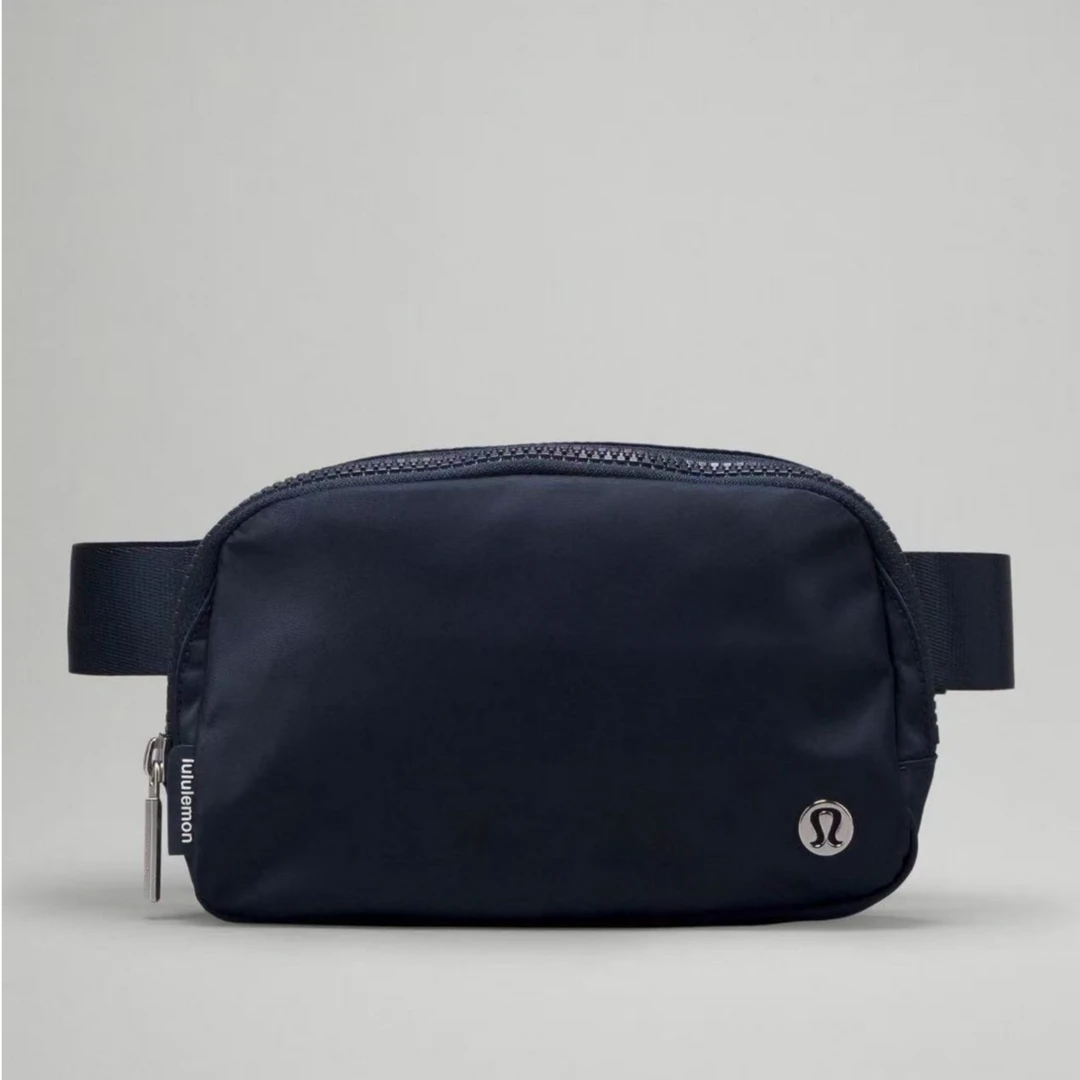 lululemon/露露乐蒙Everywhere 1L简约休闲百搭时尚便携腰包胸包