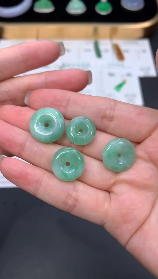 未镶嵌定制翡翠多样性商品发其一