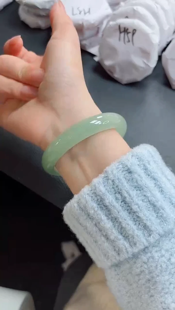 【闪购商品】石英质玉手镯未镶嵌196