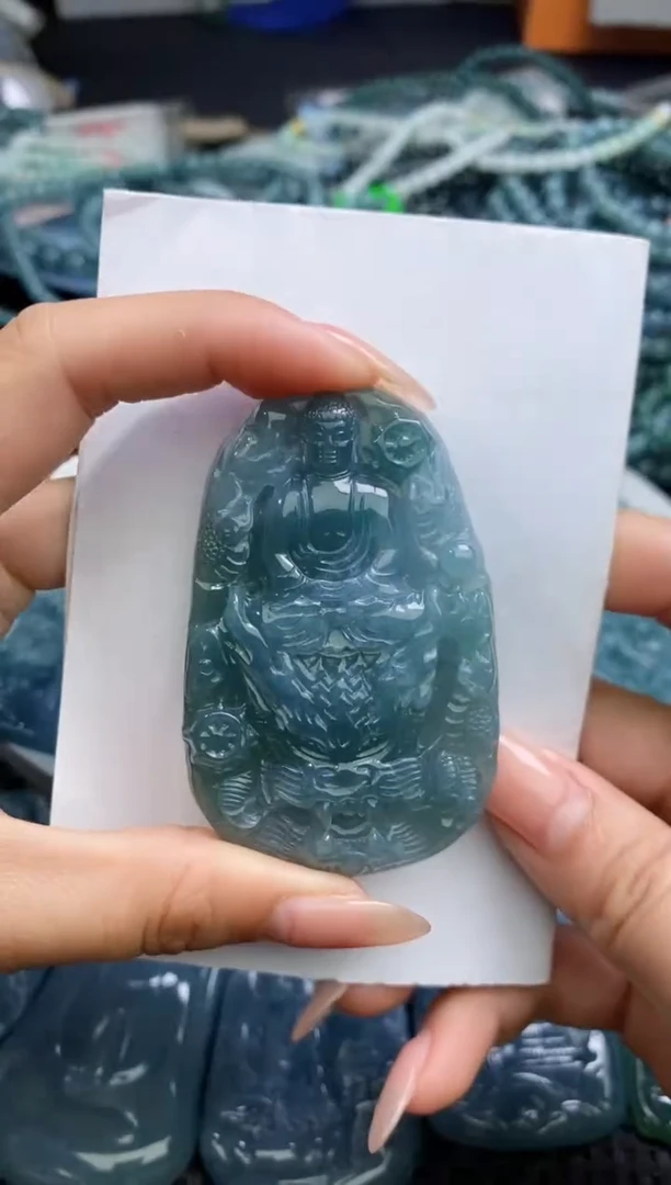 【闪购商品】翡翠颈饰未镶嵌           