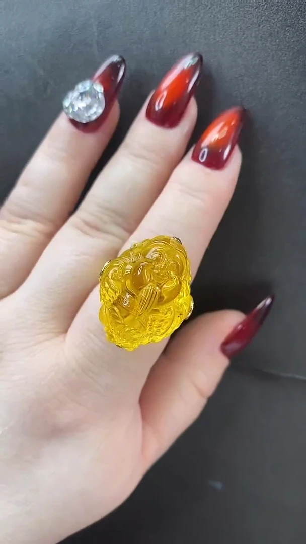琥珀颈饰未镶嵌戒指