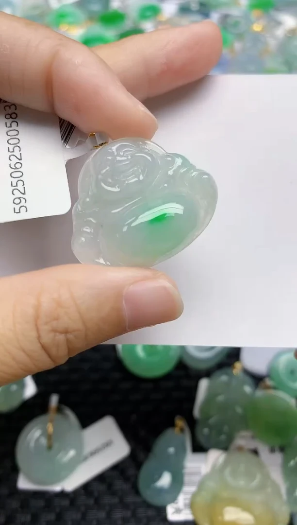 翡翠18K金镶嵌颈饰天然A货翡翠