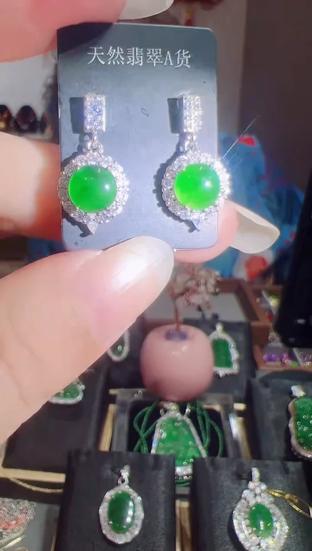 翡翠未镶嵌耳饰202572494