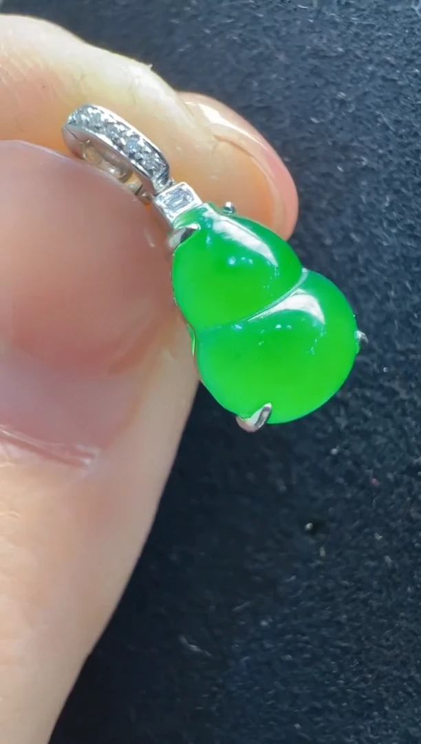 【闪购商品】翡翠吊坠(不含链)18K金镶嵌多样性发货拍一发一