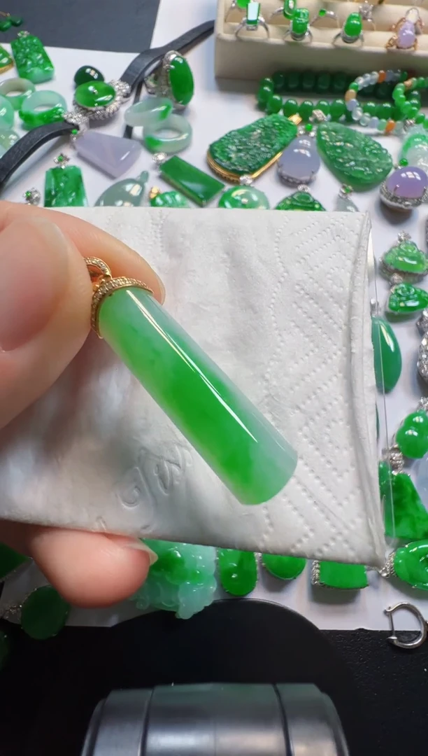 吊坠(不含链)18K金镶嵌翡翠4880