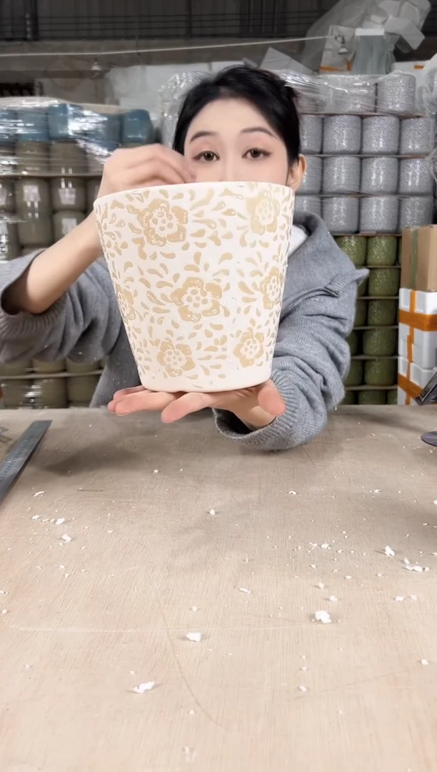 【闪购商品】陶瓷圆筒缩点中号17x16