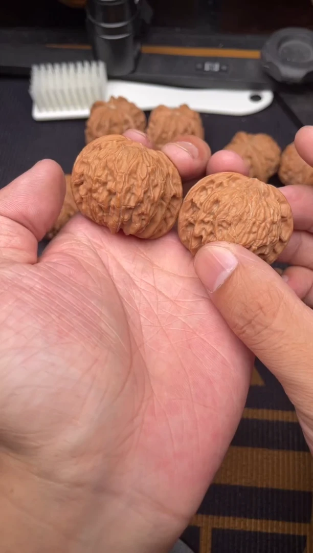吊坠文玩核桃磨盘40左右