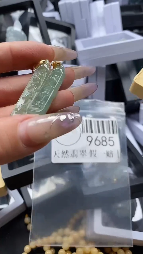 吊坠(不含链)未镶嵌翡翠9685