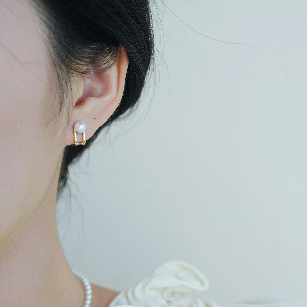 铜合金耳饰 女镂空两弧小众设计感高级2025新款爆款小巧耳环