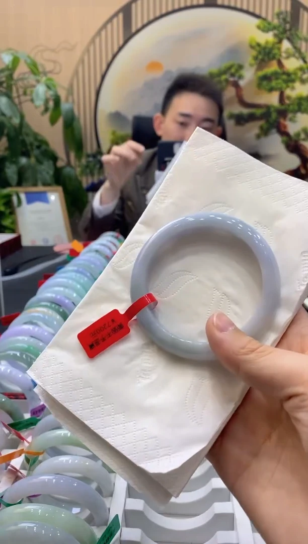 【闪购商品】翡翠手镯未镶嵌000009796