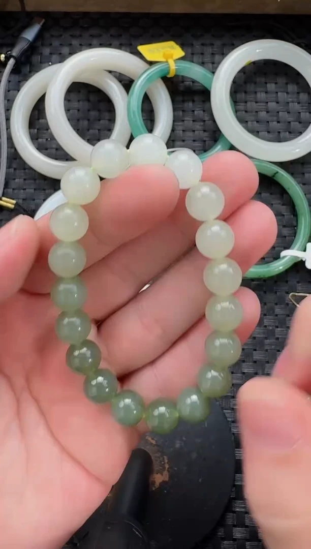 颈饰未镶嵌和田玉10mm晴水渐变色手串