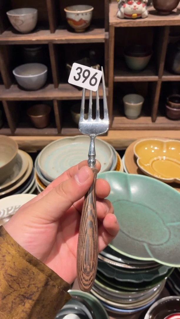 瓷片小*鱼396微瑕手工叉子1个
