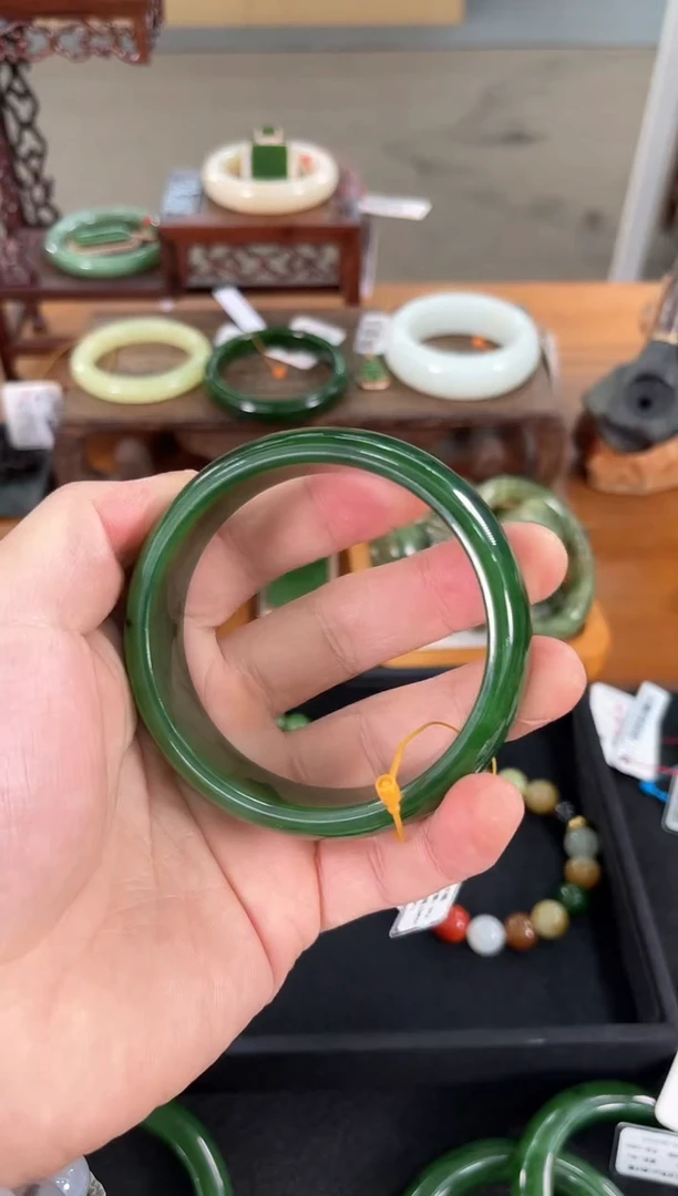 未镶嵌手镯和田玉俄七碧玉 60+圈
