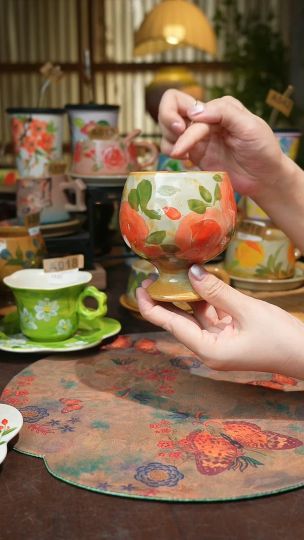 陶瓷景德镇高温釉下手绘陶瓷