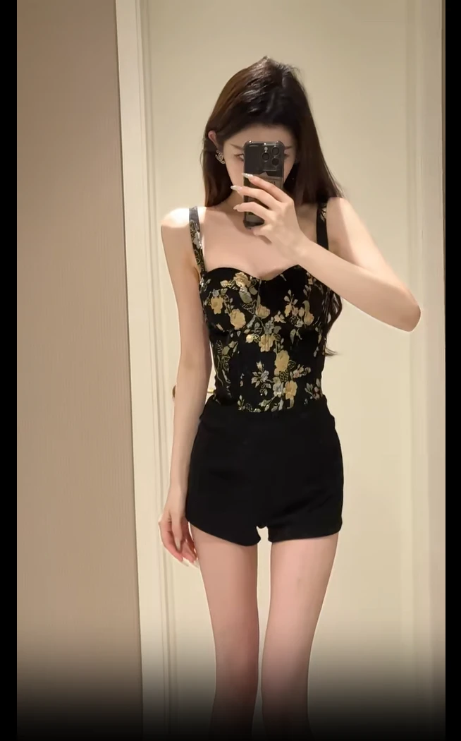 2025秋季新款辣妹复古碎花性感抹胸女显瘦上衣吊带背心配短裤套装