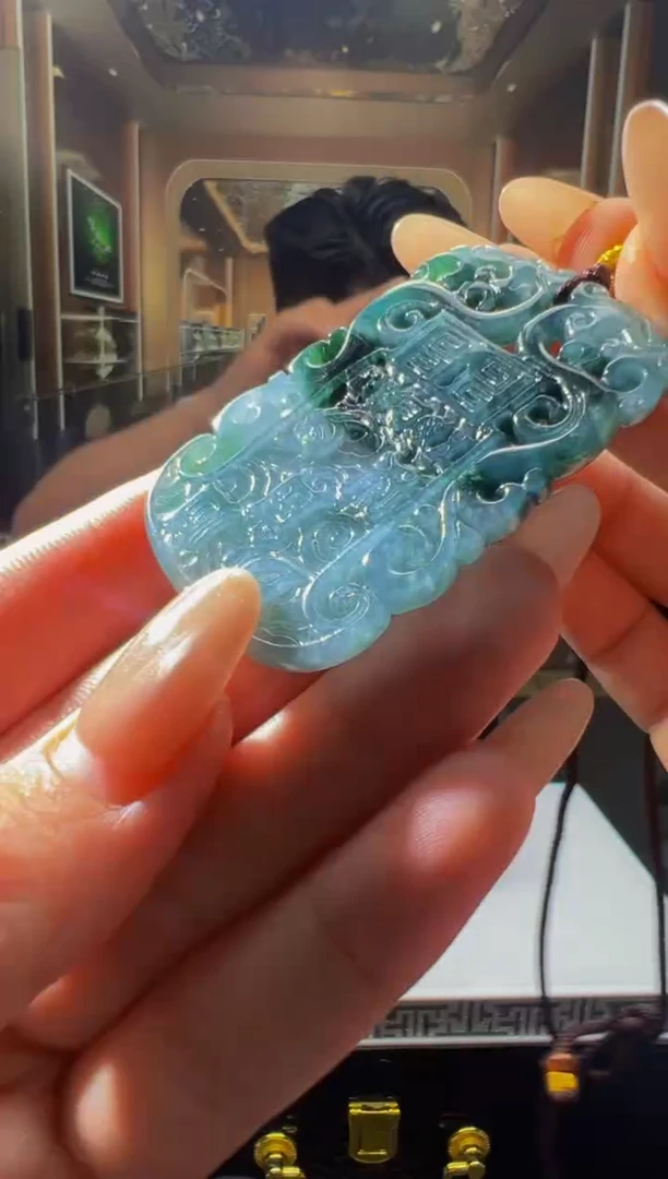 翡翠未镶嵌颈饰0180978392