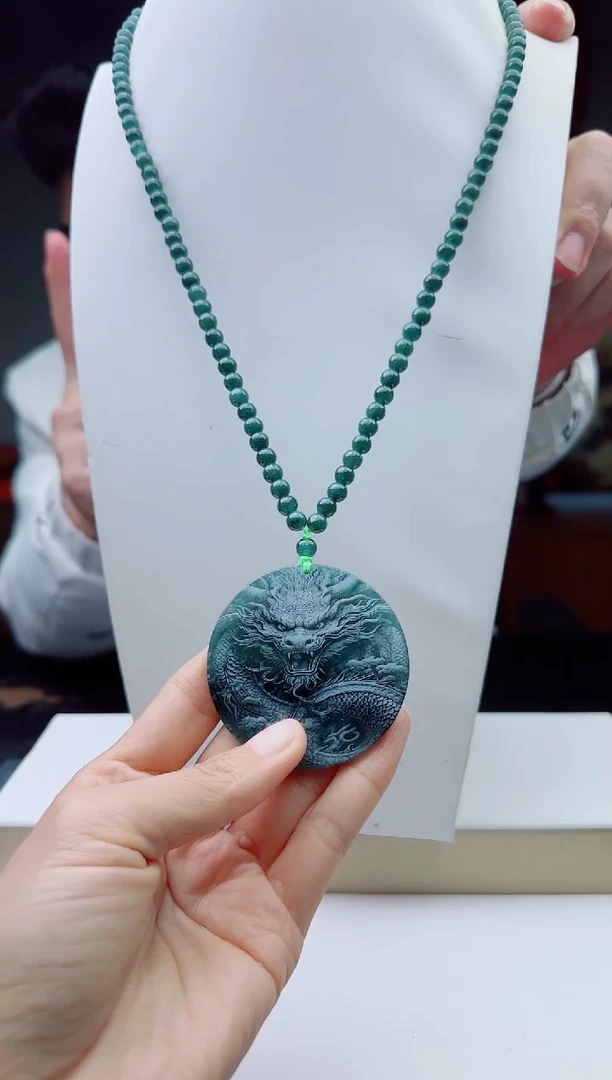 颈饰未镶嵌翡翠多样性发其一