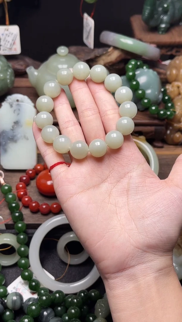 手串未镶嵌和田玉卡14且末青白 圆珠