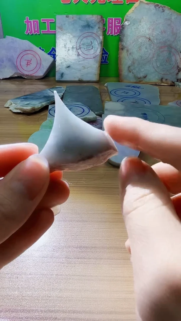 翡翠未镶嵌颈饰天然翡翠a货025