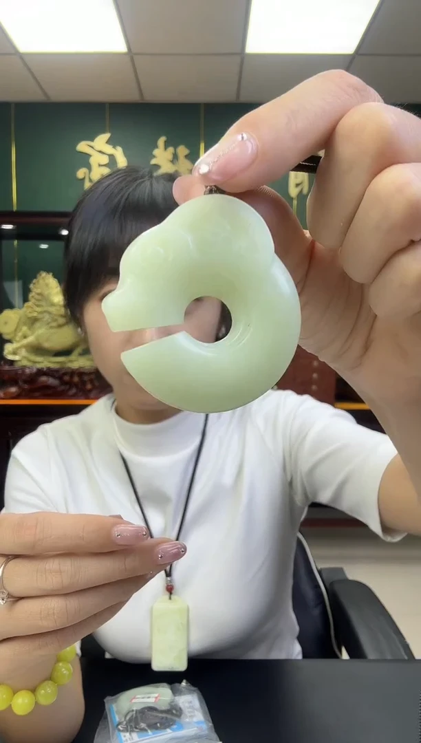 未镶嵌岫玉吊坠(赠链)岫玉玉猪笼吊坠