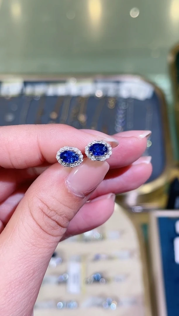 【闪购商品】蓝宝石耳饰14K金镶嵌1.04ct蓝宝耳钉