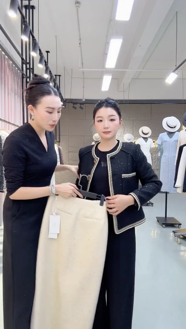 2025年新款裙子 孤品清货价格 186