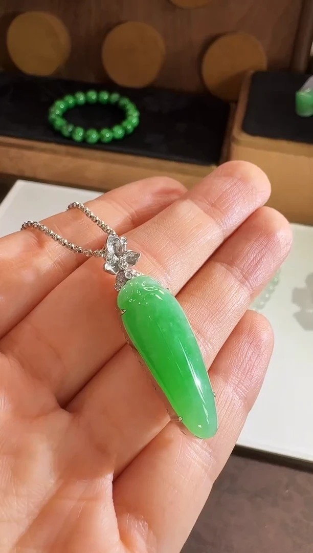 吊坠(不含链)18K金镶嵌翡翠吊坠