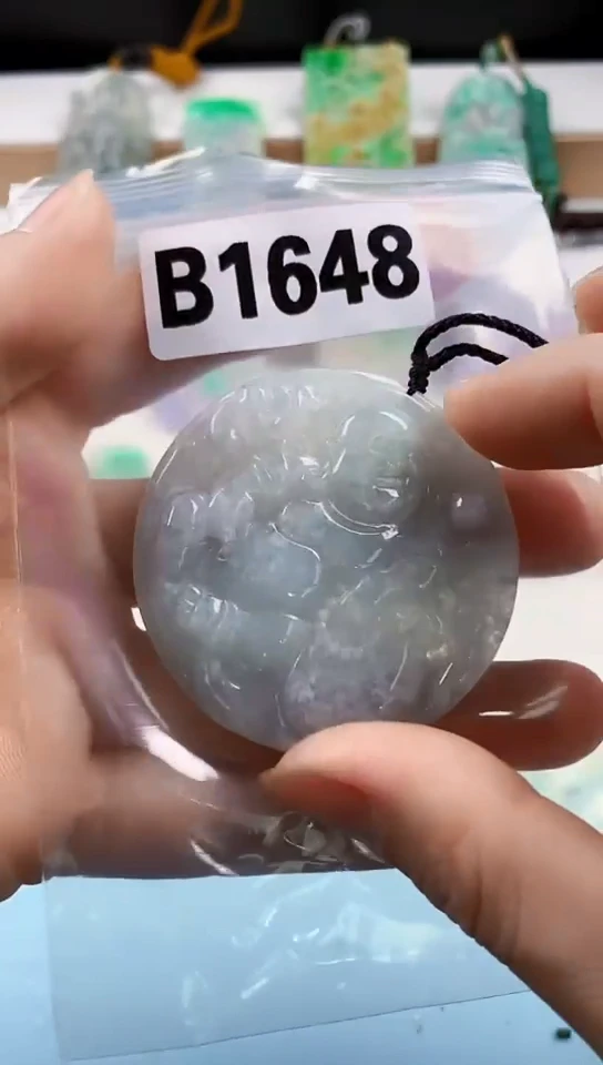 翡翠未镶嵌颈饰天然翡翠吊坠挂件