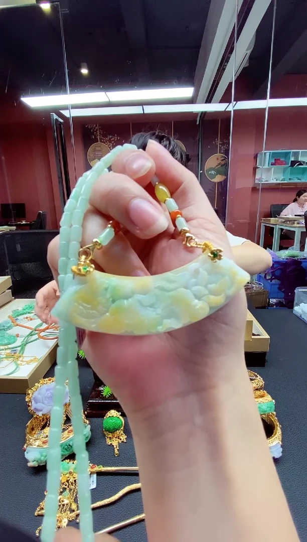 翡翠未镶嵌颈饰翡翠吊坠