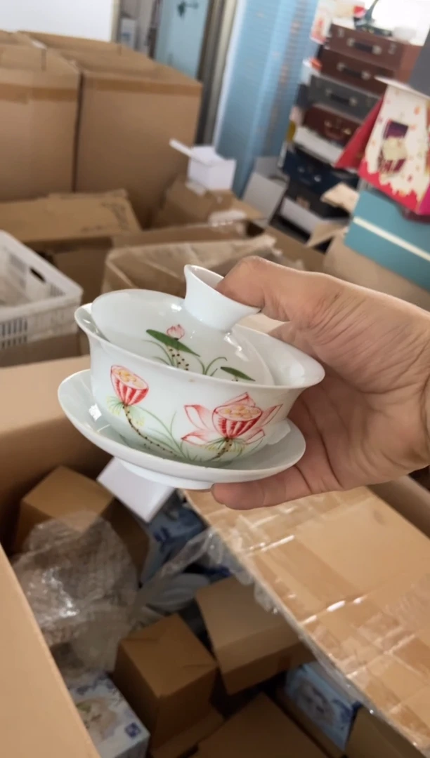 无运费险有瑕疵的摄影的产品有使用过的痕迹有点脏介意勿拍