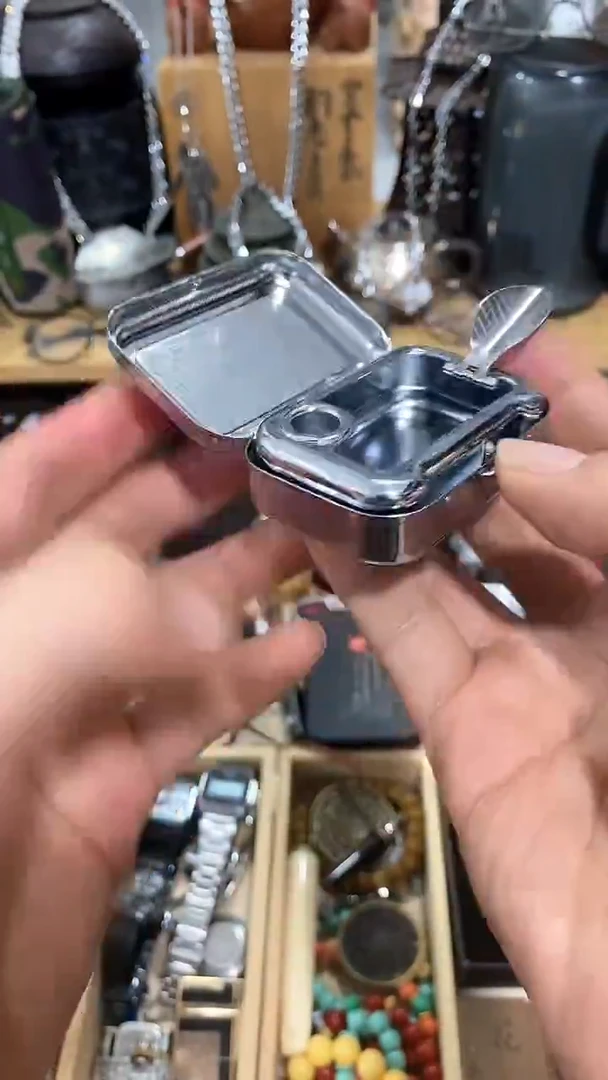 瓷片闪购商品  如图所示